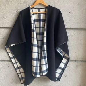 🤍 Reversible Fleece Cape